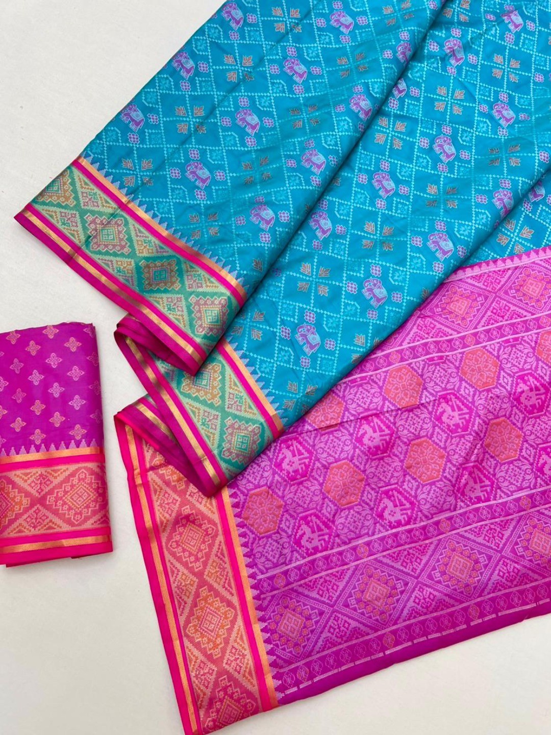 Elegant Blue Art Silk Patola Weaving Saree with Fancy Pallu and Blouse - Image 3