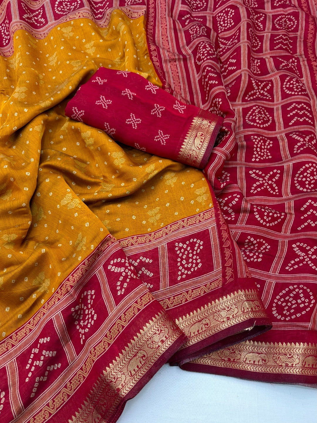Yellow Polyster Viscos Saree with Bandhani Print and Jacquard Border - Image 2