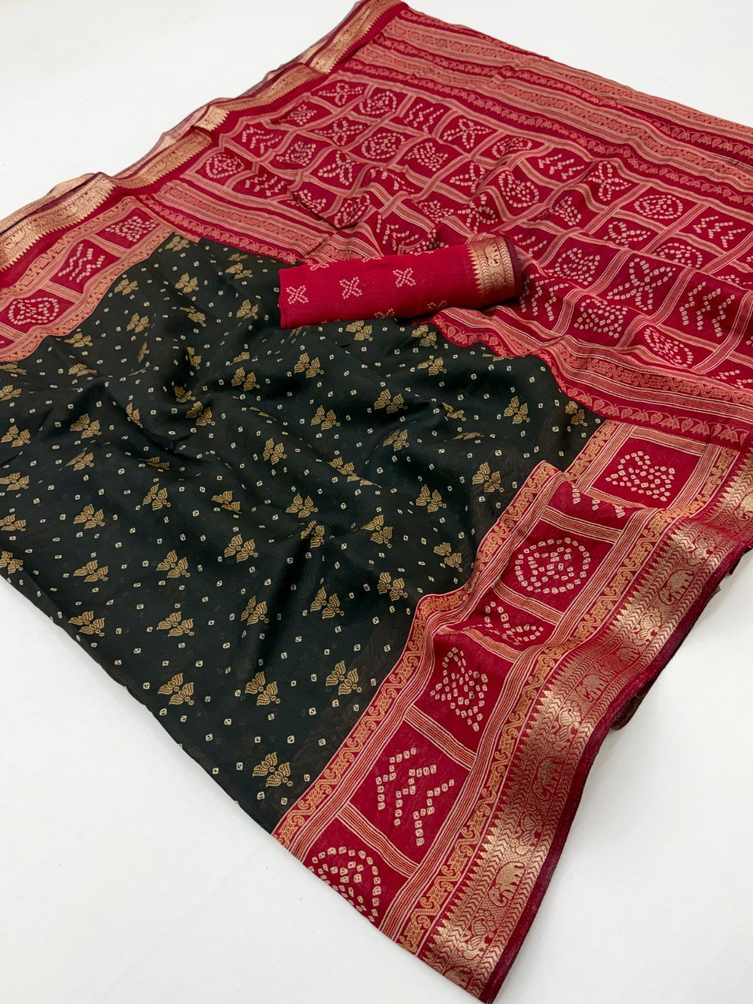 Elegant Black Viscose Saree with Bandhani Print and Jacquard Border - Image 2