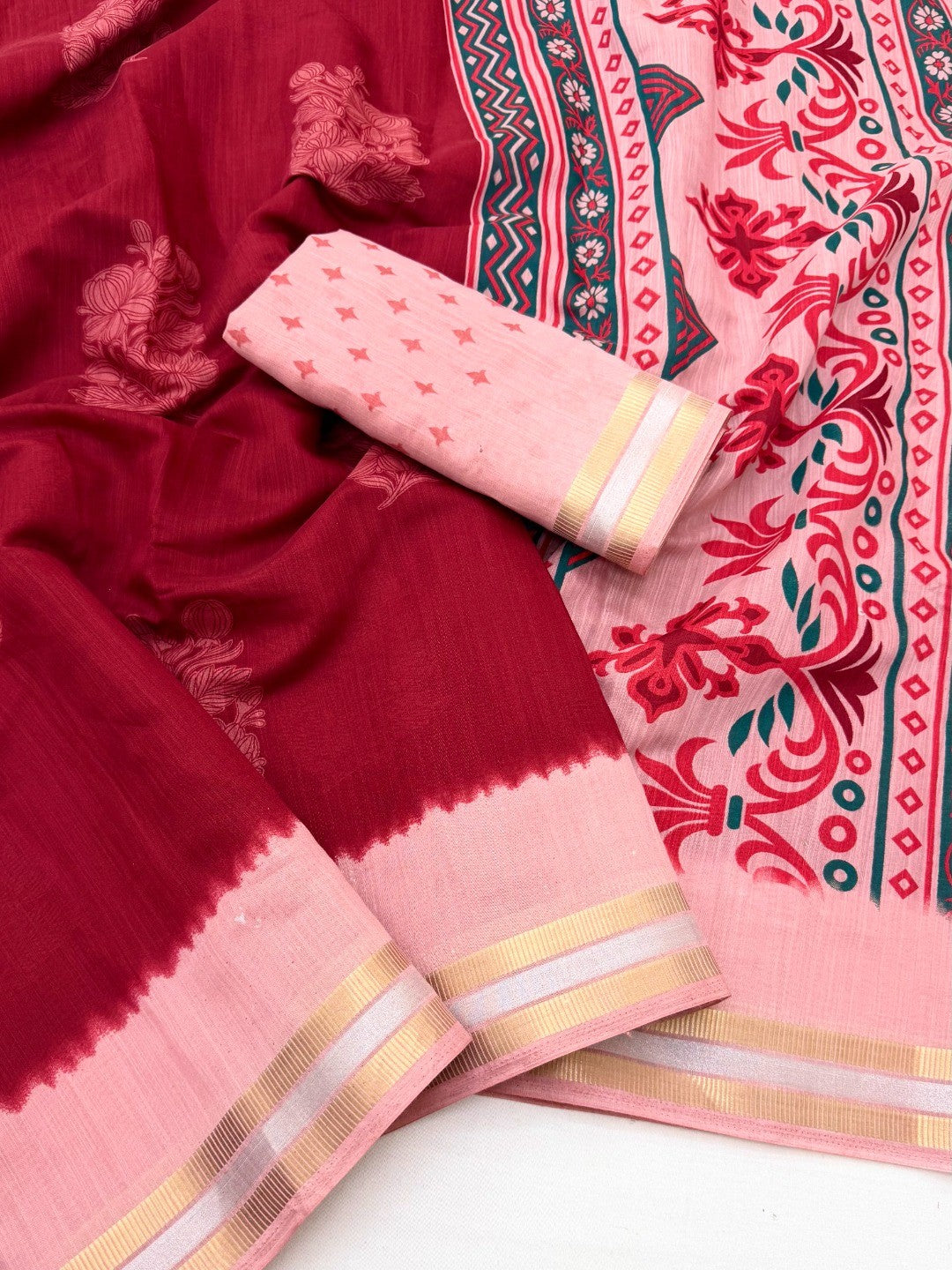 Elegant Red Pure Cotton Saree with Zari Border and Floral Print - Image 3