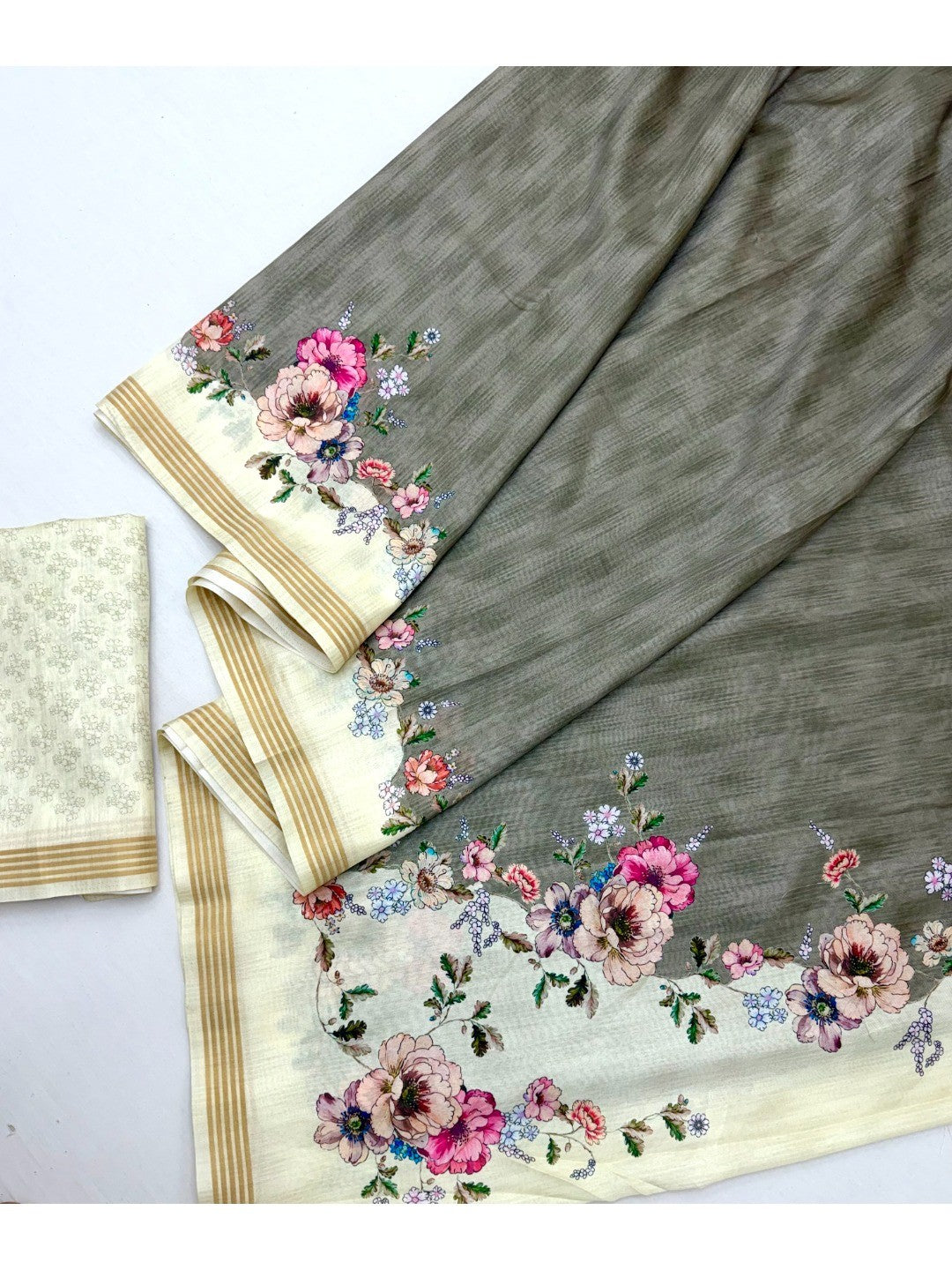 Grey Dola Silk Saree with Elegant Floral Digital Print - Image 3