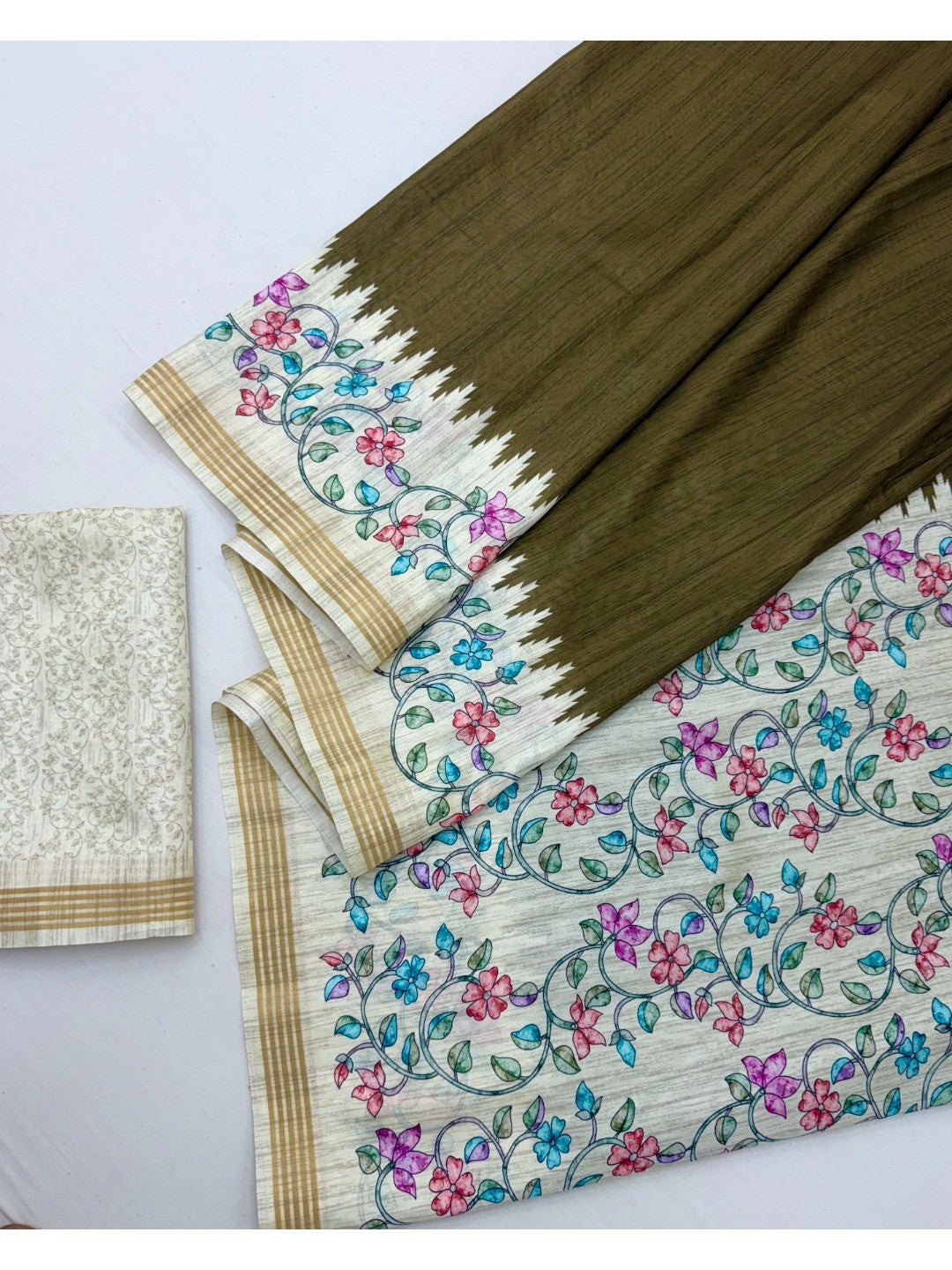 Luxurious Mehendi Green Floral Digital Print Dola Silk Saree With Stylish Designer Work - Image 3