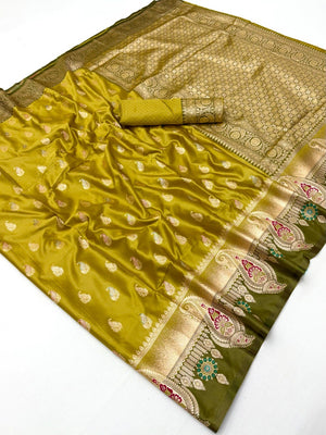 Elegant Green Satin Silk Saree with Intricate Zari Weaving and Paisley Motifs - Image 2