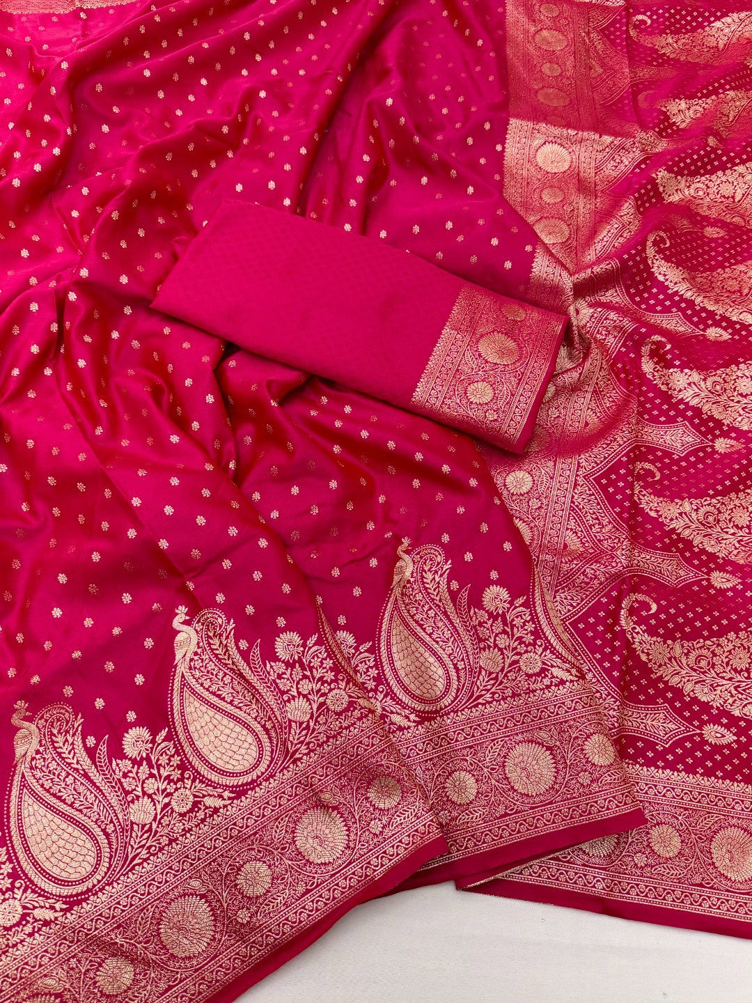 Magenta Satin Saree with Elegant Paisley Zari Weaving - Image 3