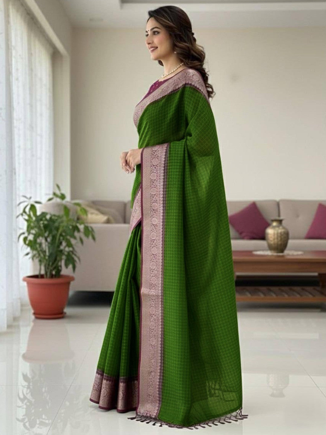 Traditional Green Check Pattern Dola Silk Saree Highlighted with Jacquard Border Work & Tassel Pallu - Image 4
