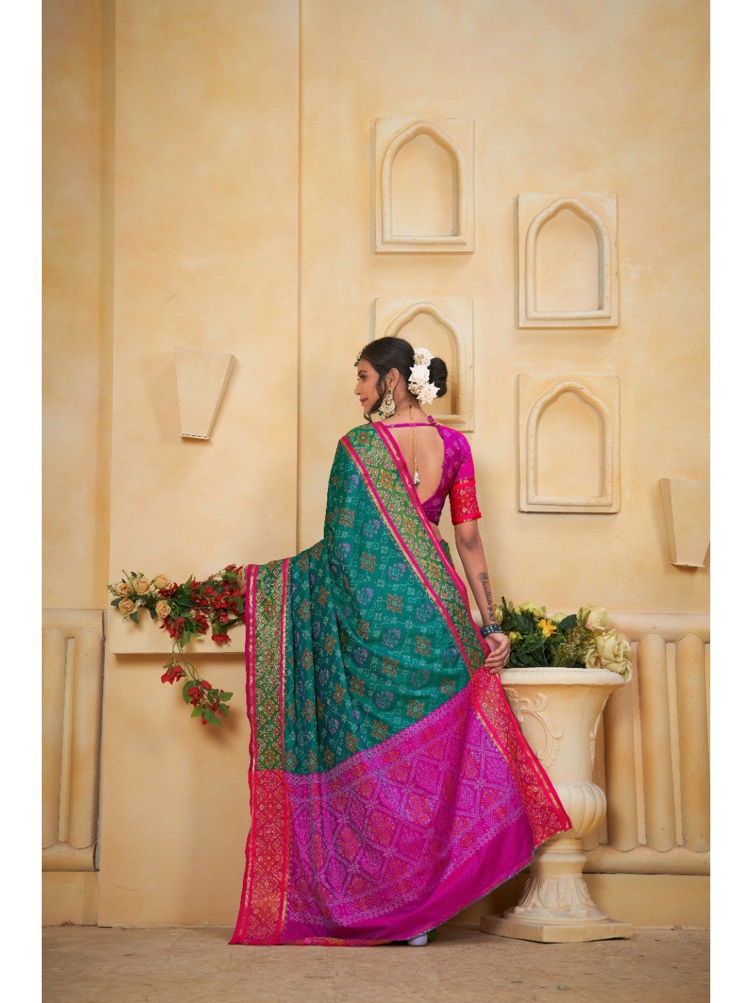 Designer Rama Green Banarasi Silk Saree With Intricate Patola Zari Weaving & Fancy Border - Image 3
