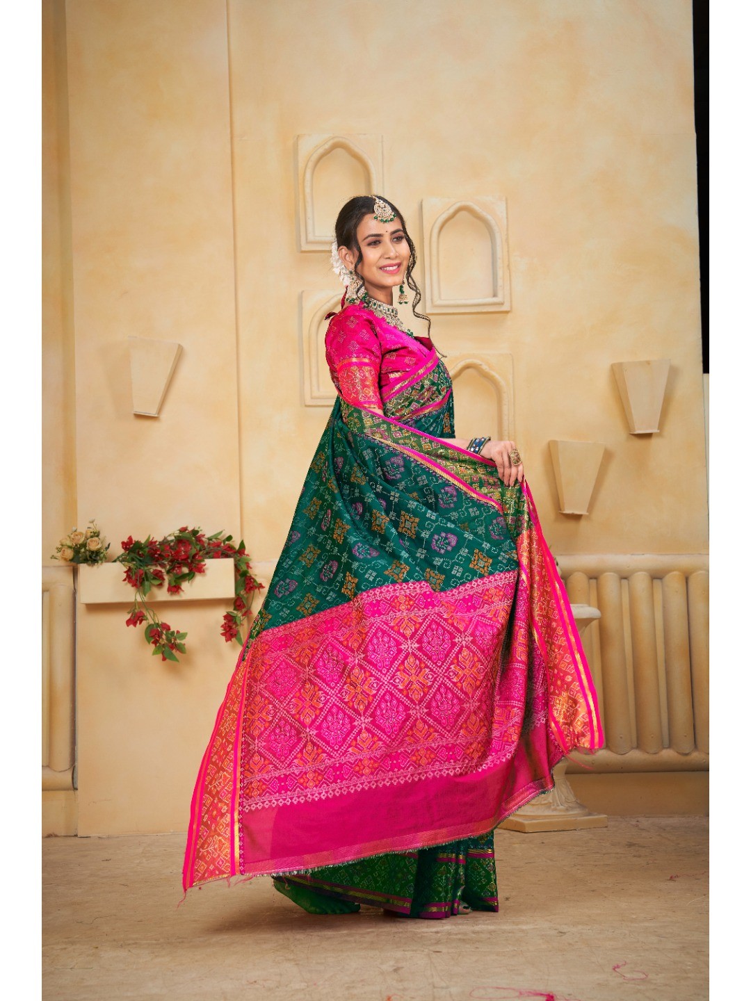 Designer Green Banarasi Silk Saree With Intricate Patola Zari Weaving & Fancy Border - Image 3