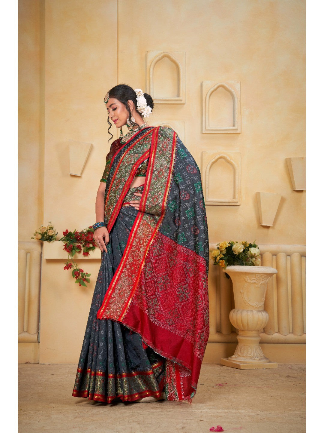 Designer Grey Banarasi Silk Saree With Intricate Patola Zari Weaving & Fancy Border - Image 5