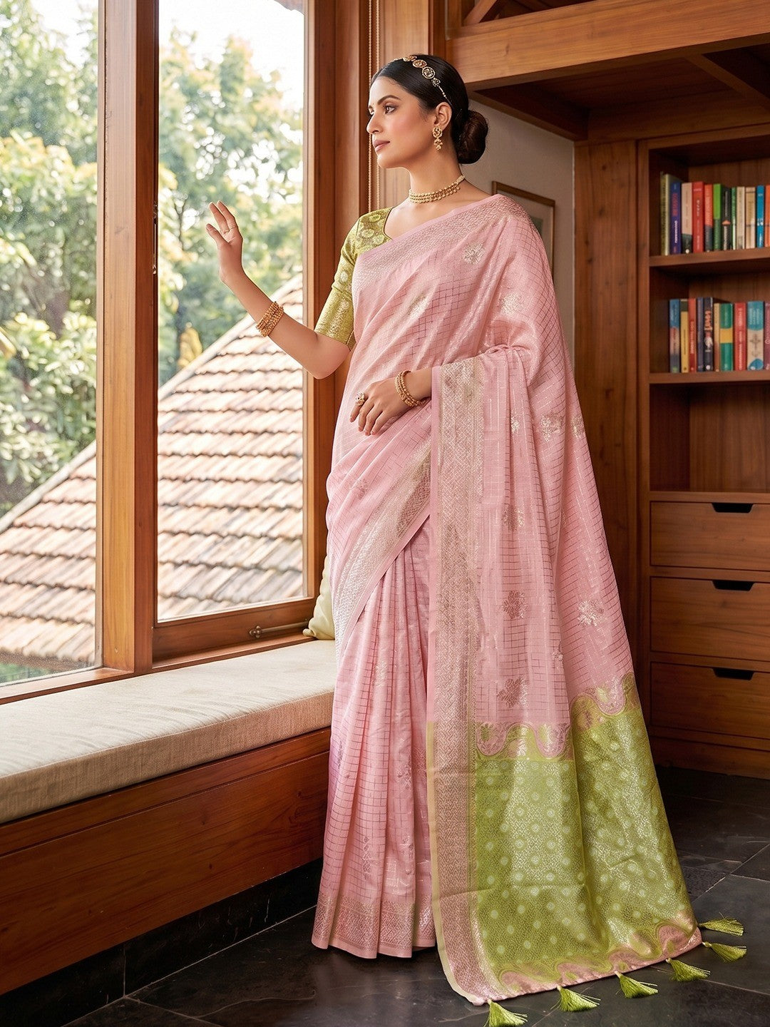 Light Pink Cotton Silk Saree with Sophisticated Traditional Appeal - Image 3