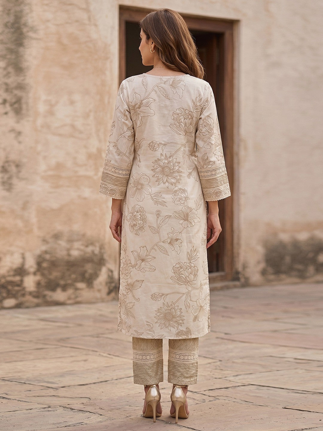 Chikoo Floral Printed Cotton Blend Straight Suit Set with Dupatta - Image 3