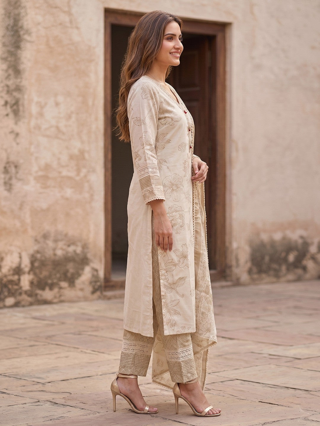 Chikoo Floral Printed Cotton Blend Straight Suit Set with Dupatta - Image 2