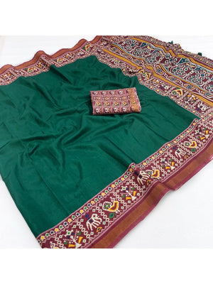 Elegant Green Mulmul Cotton Saree with Traditional Printed Border - Image 2