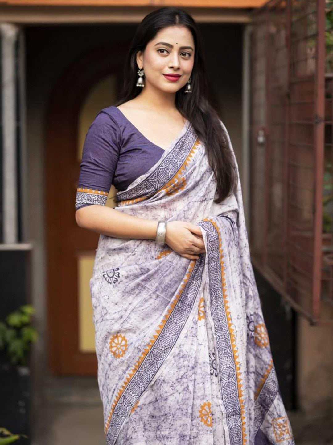 Lavender Linen Saree with Hand Block Printed Geometric Patterns - Image 5