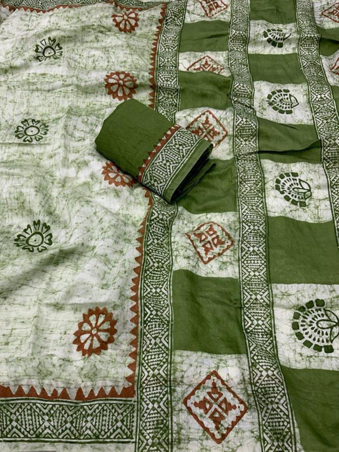 Green Linen Saree with Hand Block Printed Geometric Patterns - Image 3