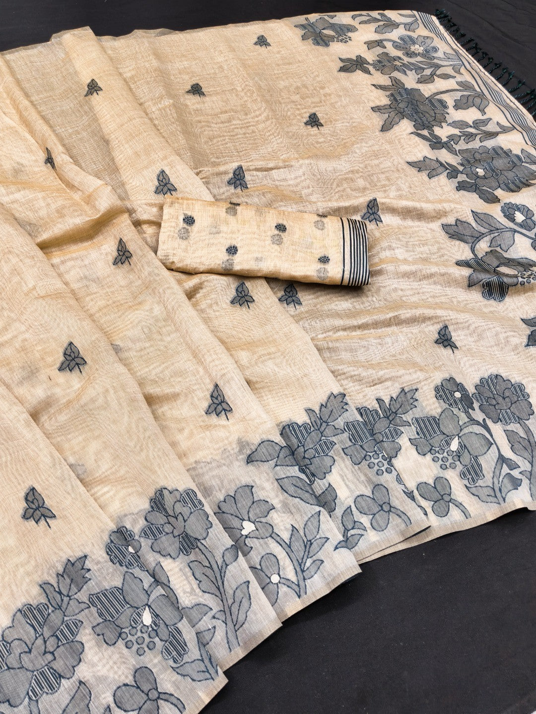 Elegant Beige Pure Cotton Saree with Grey Floral Thread Work - Image 2