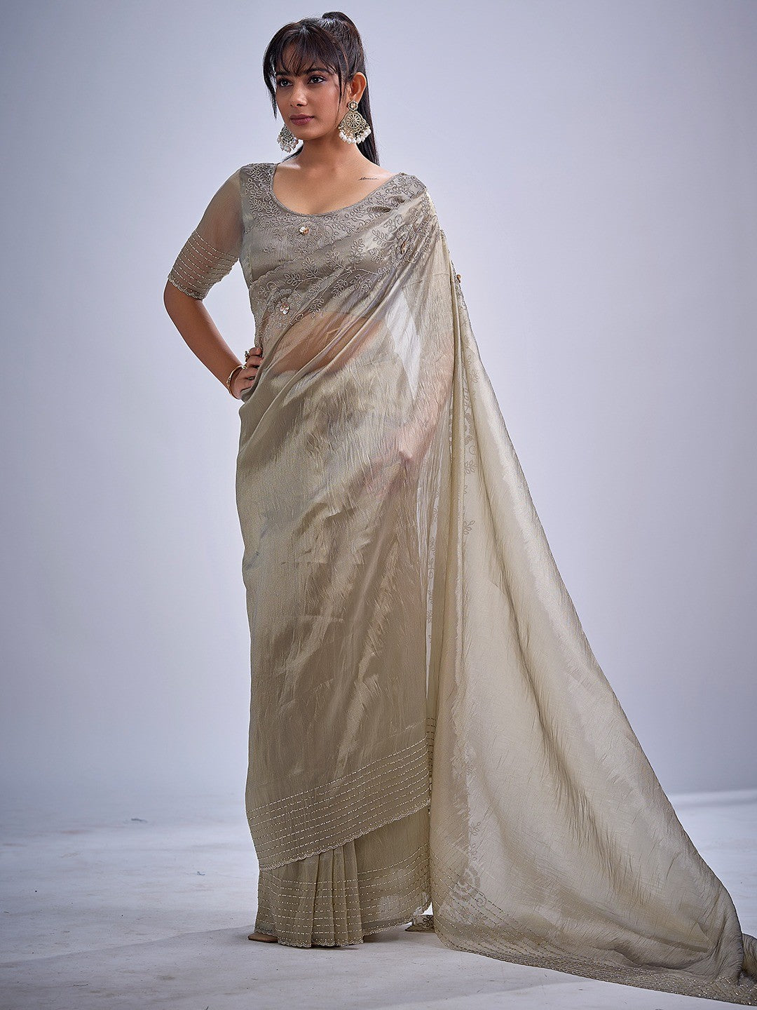 Elegant Grey Kanjivaram Silk Saree Adorned With Stone Work & Cut Dana Detailing - Image 4