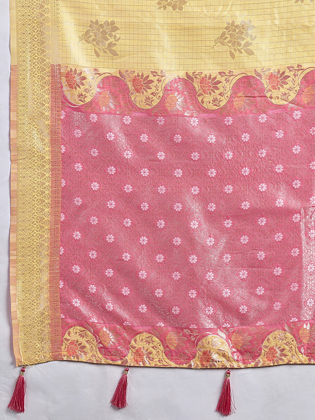 Premium Yellow Floral & Checks Zari Weaving Linen Saree With Vibrant Pink Tassel Pallu - Image 6