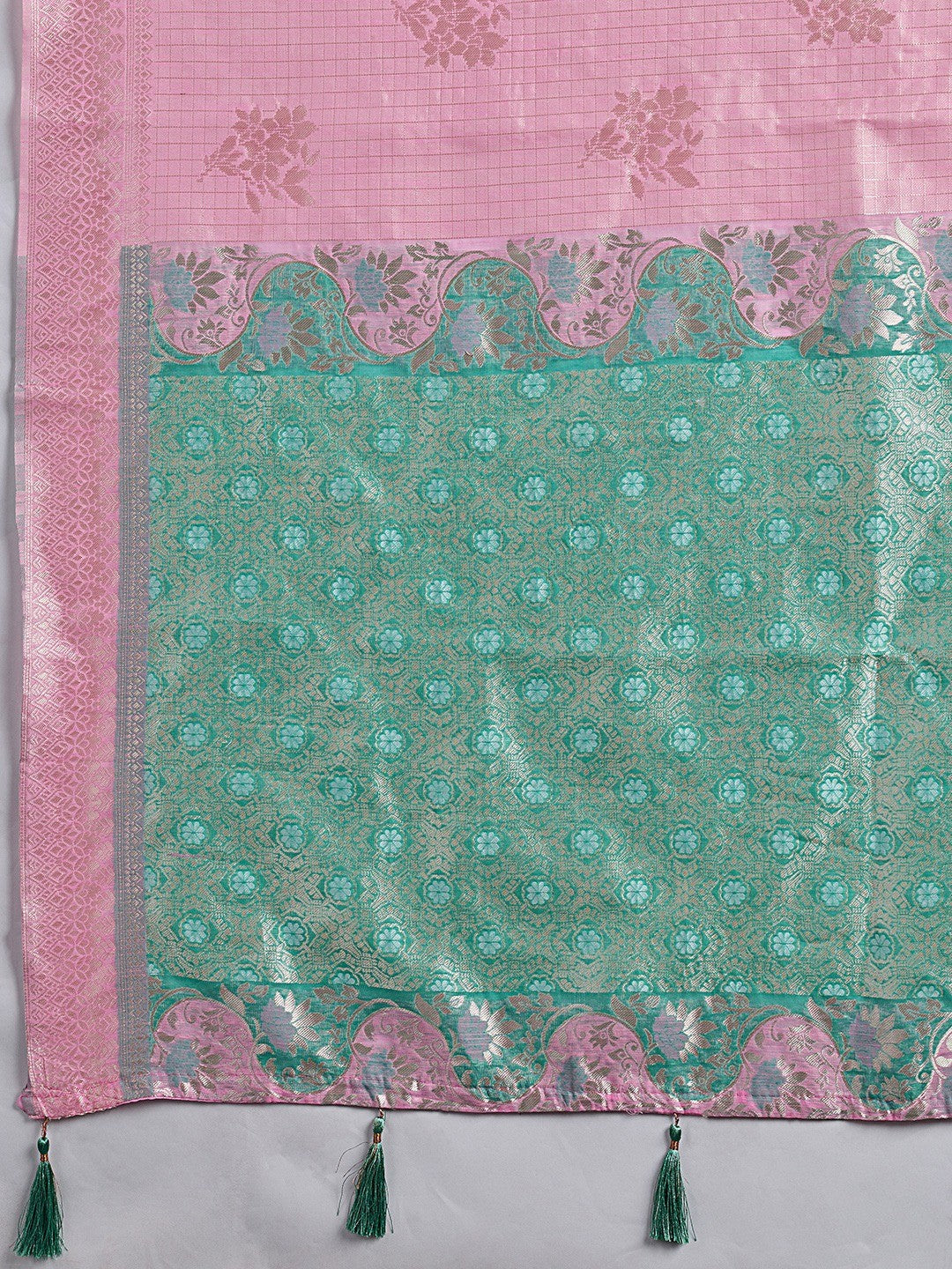 Premium Pink Floral & Checks Zari Weaving Linen Saree With Vibrant Turquoise Tassel Pallu - Image 4