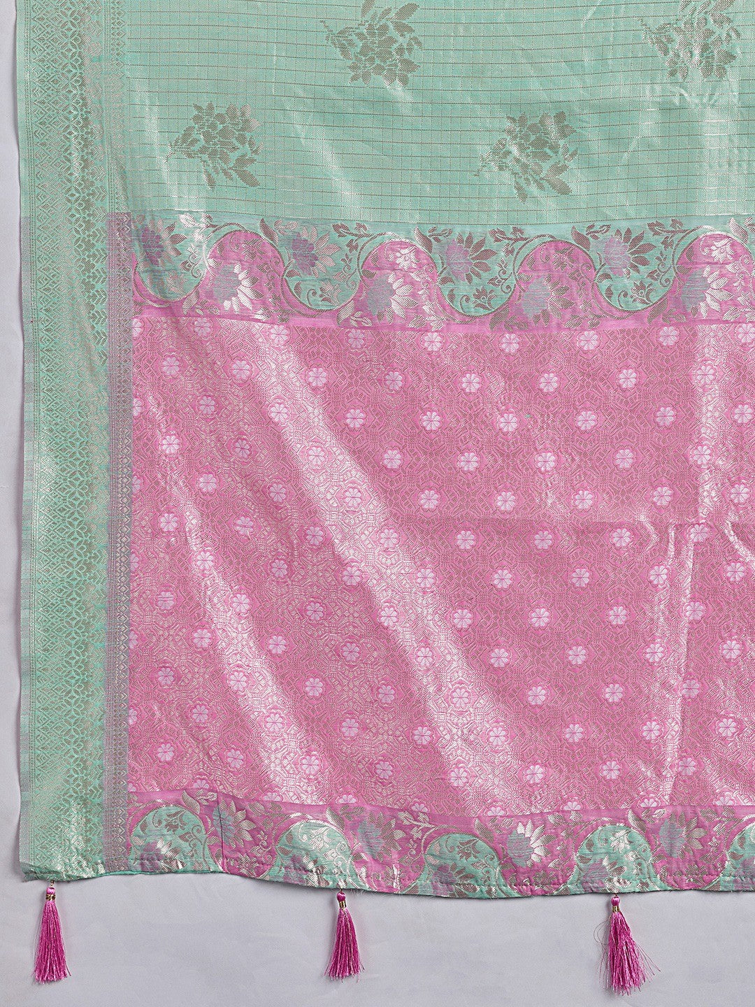 Premium Turquoise Floral & Checks Zari Weaving Linen Saree With Vibrant Pink Tassel Pallu - Image 3