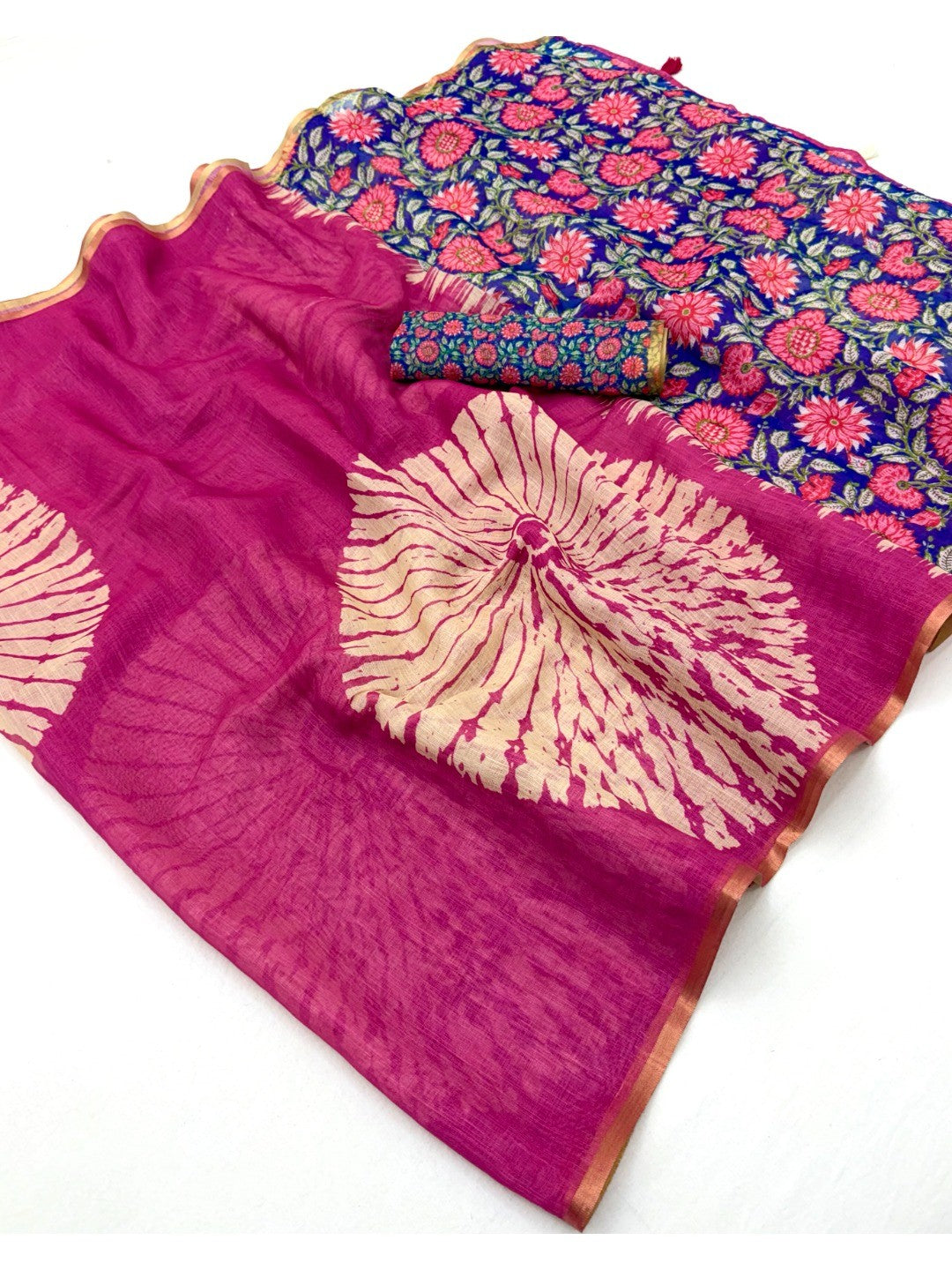 Magenta Linen Saree with White Abstract Design Lightweight Comfortable Outfit - Image 3