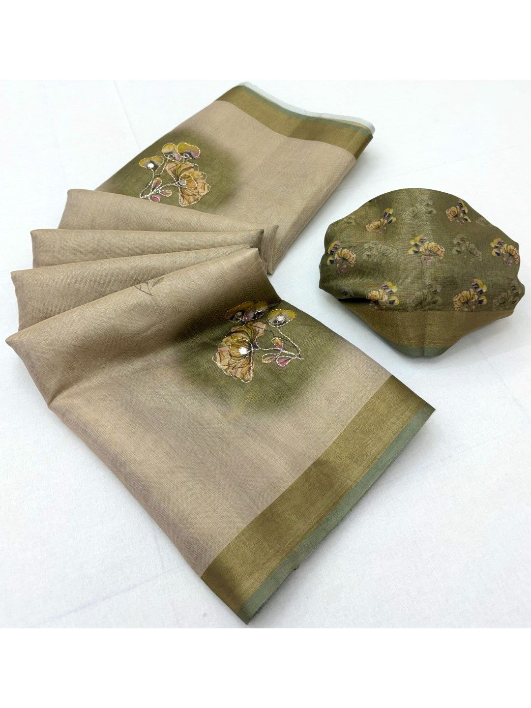 Beige Cotton Blend Saree with Green Floral Pattern Ethnic Wear - Image 2