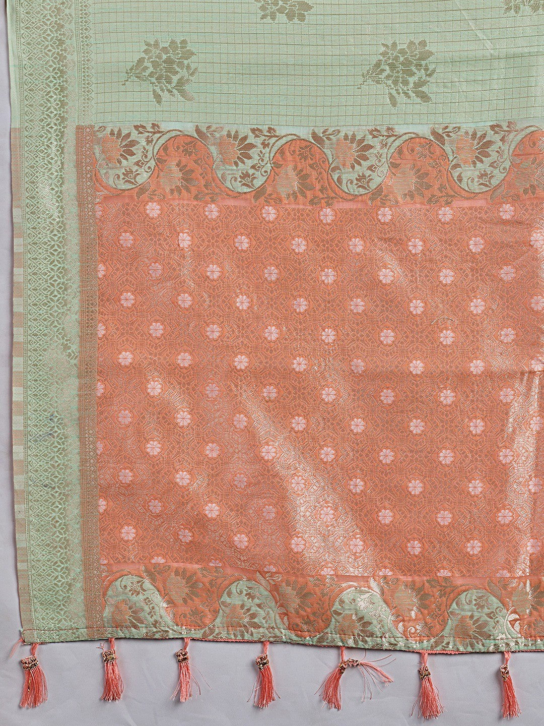 Premium Green Floral & Checks Zari Weaving Linen Saree With Vibrant Peach Tassel Pallu - Image 4