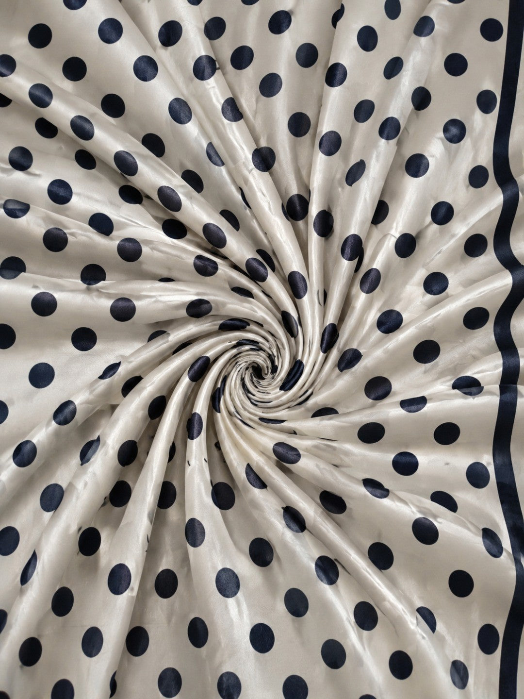 Classic Black & White Polka Printed Silk Crepe Saree Featuring Striped Pallu Design - Image 4