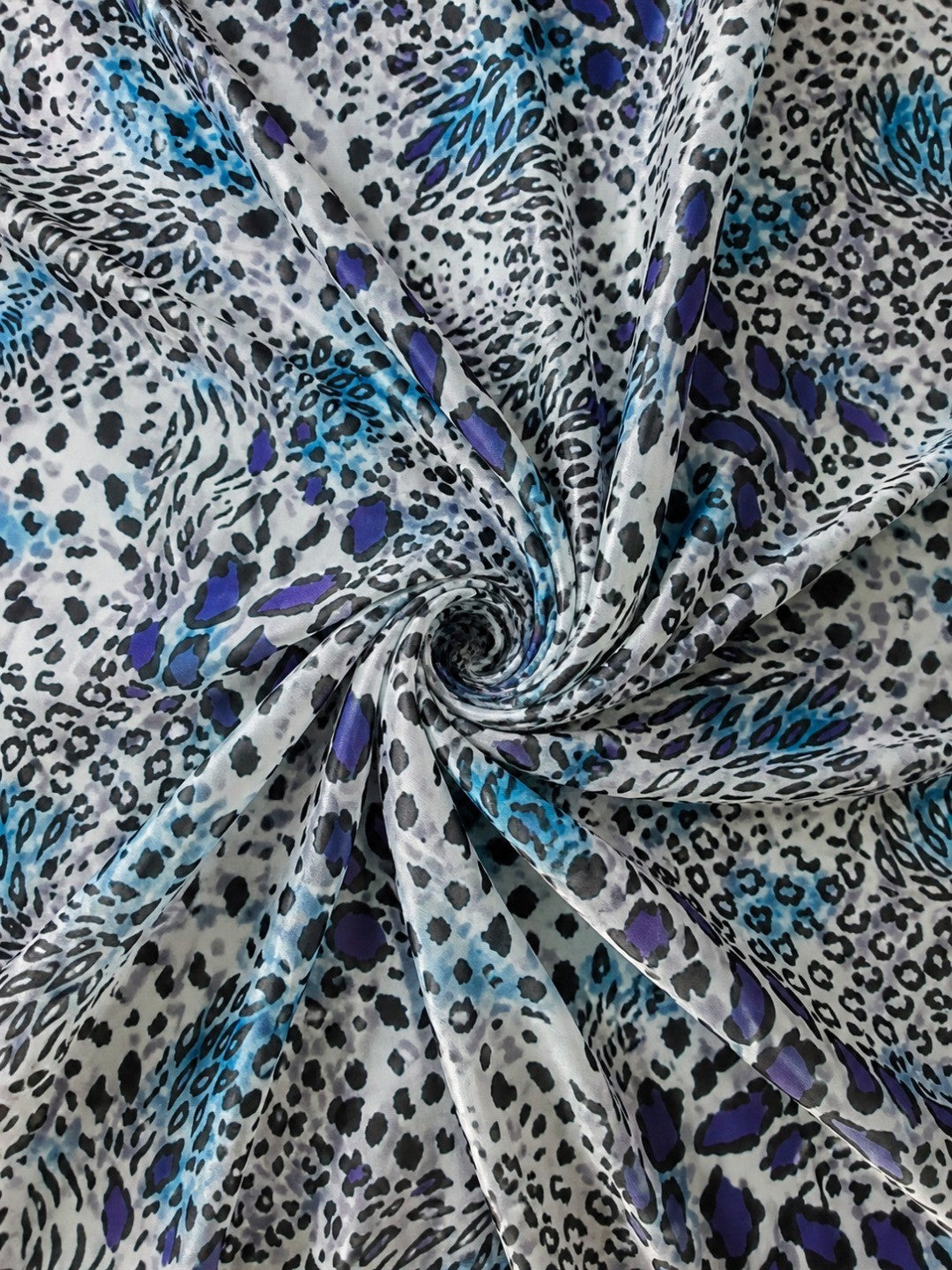 Wild Aura Off White Satin Saree with Bold Leopard Digital Print - Image 5