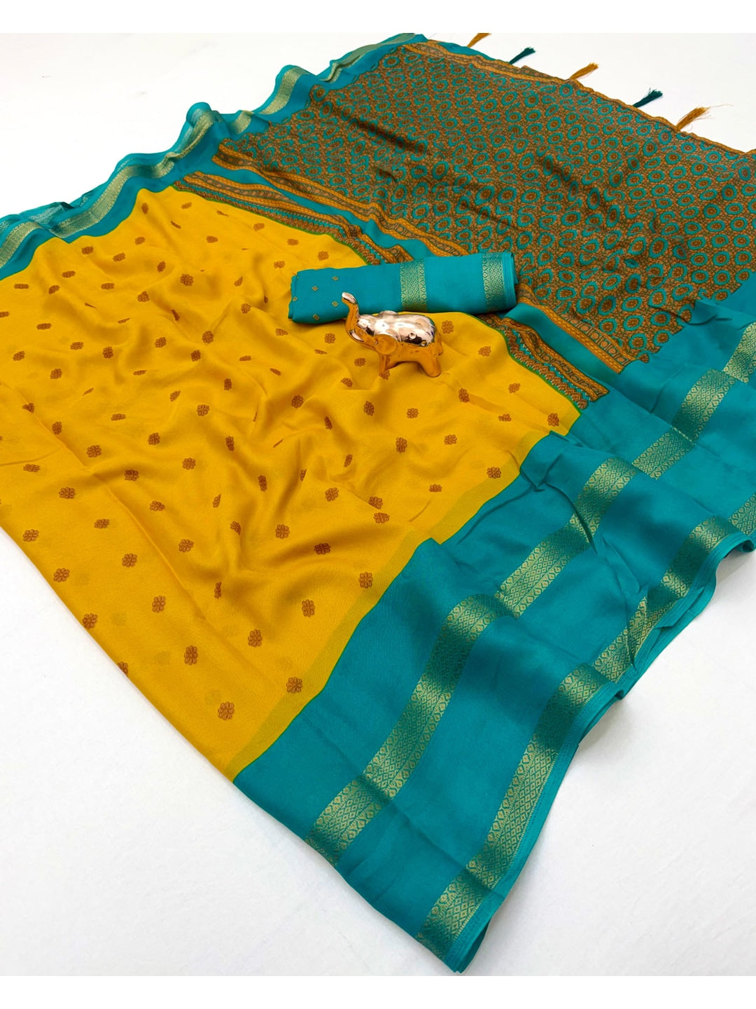 Peachmode Yellow Soft Marshmallow Saree with Ikkat Print - Image 2