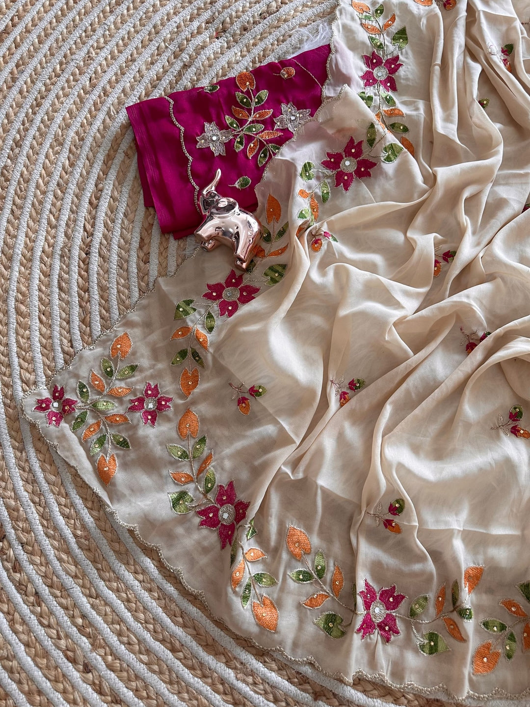Peachmode Beige Georgette Saree with multi-color floral embroidery - Image 4