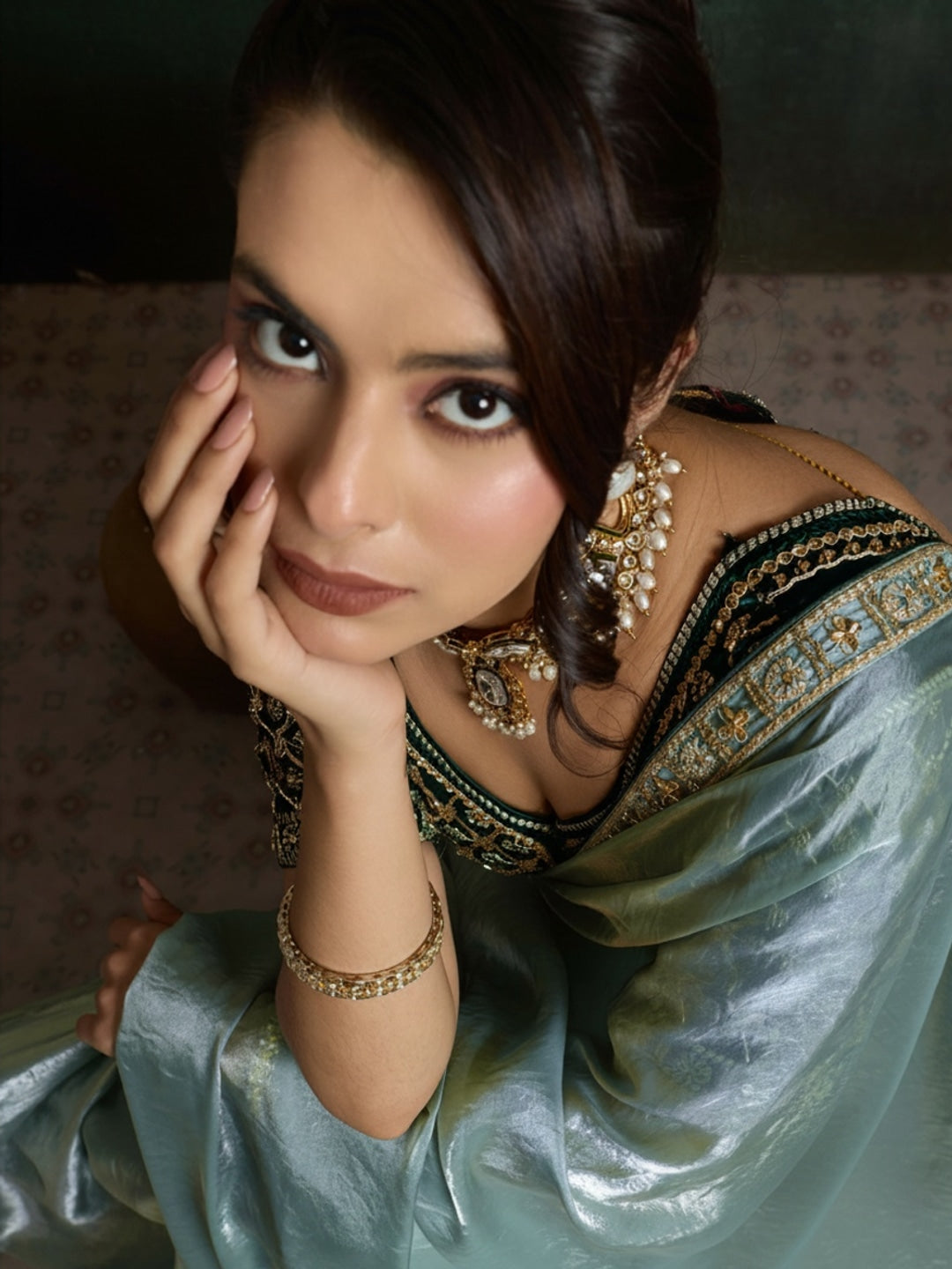 Peachmode Silver Velvet Satin Saree with Handwork Lace - Image 2