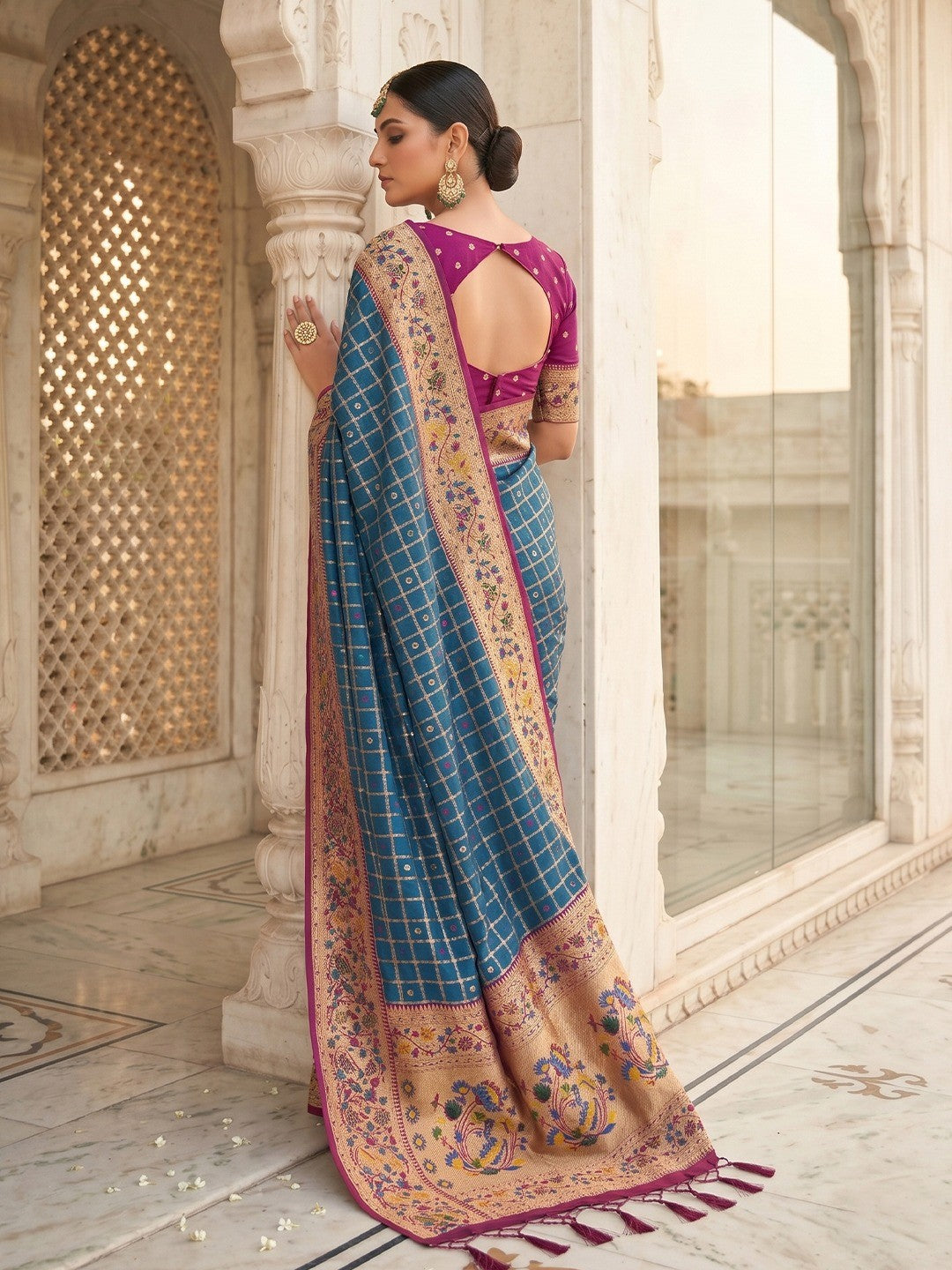 Premium Blue Check Motif Weaving Banarasi Silk Saree With Decorative Border & Pallu - Image 3