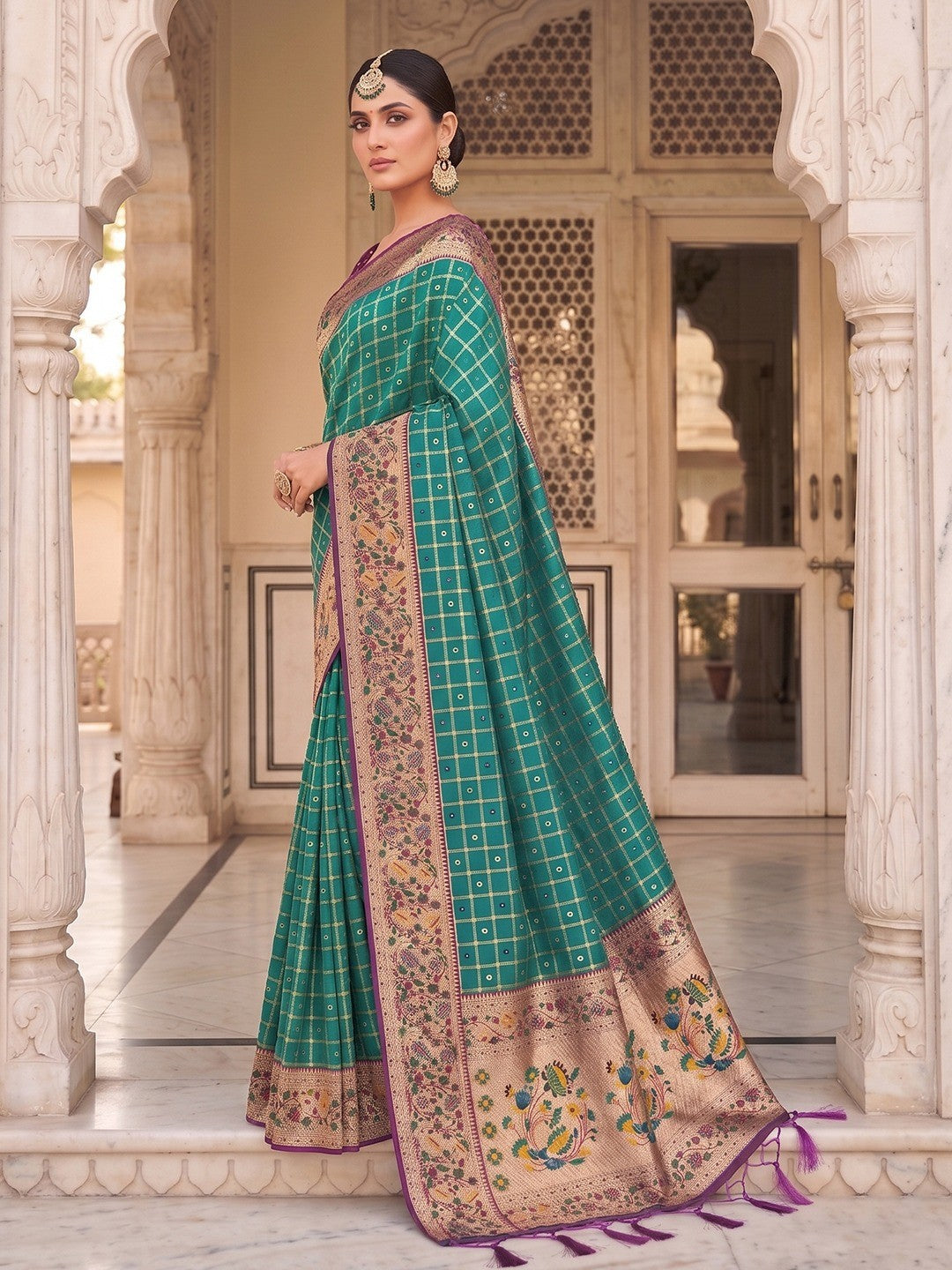 Premium Rama Green Check Motif Weaving Banarasi Silk Saree With Decorative Border & Pallu - Image 3