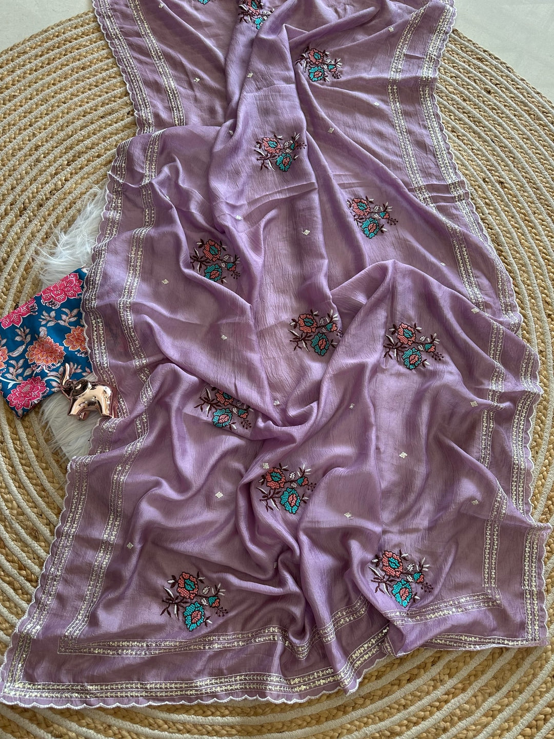 Peachmode Lavender Tana Bana Saree with Multi Embroidery Work - Image 2