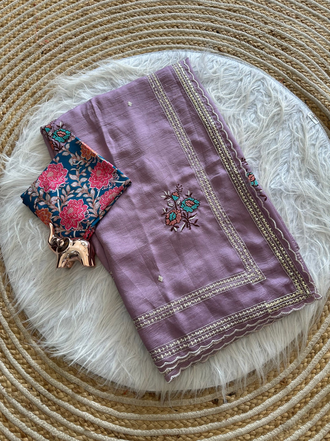 Peachmode Lavender Tana Bana Saree with Multi Embroidery Work - Image 5