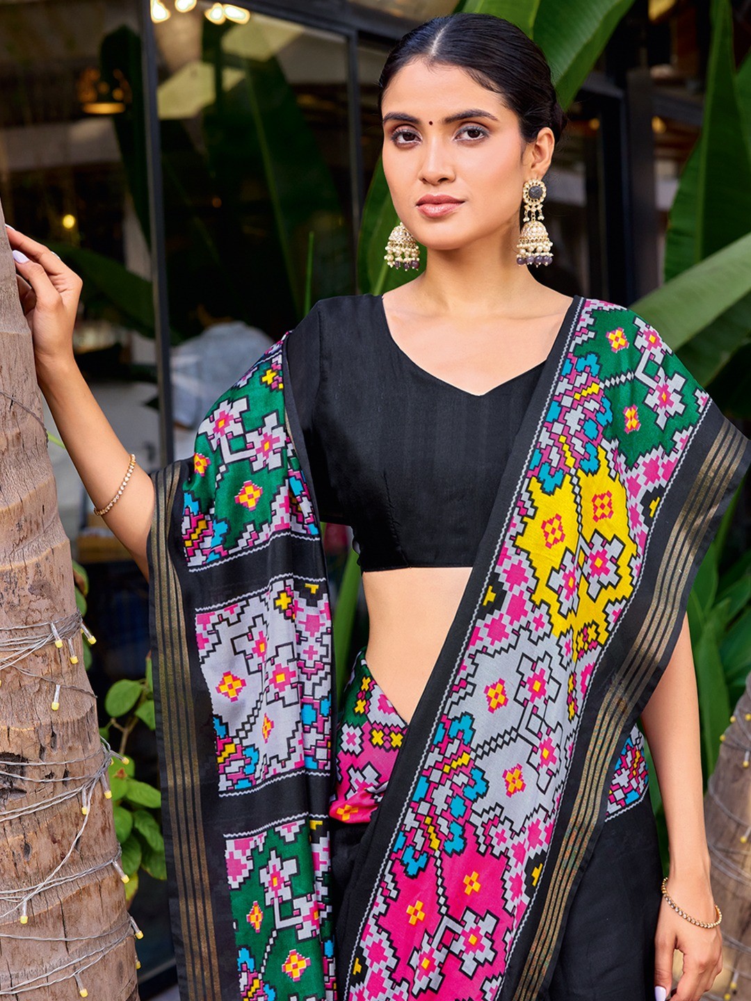 Black Tussar Silk Saree with Elegant Ikkat Motifs Modern Style - Image 2