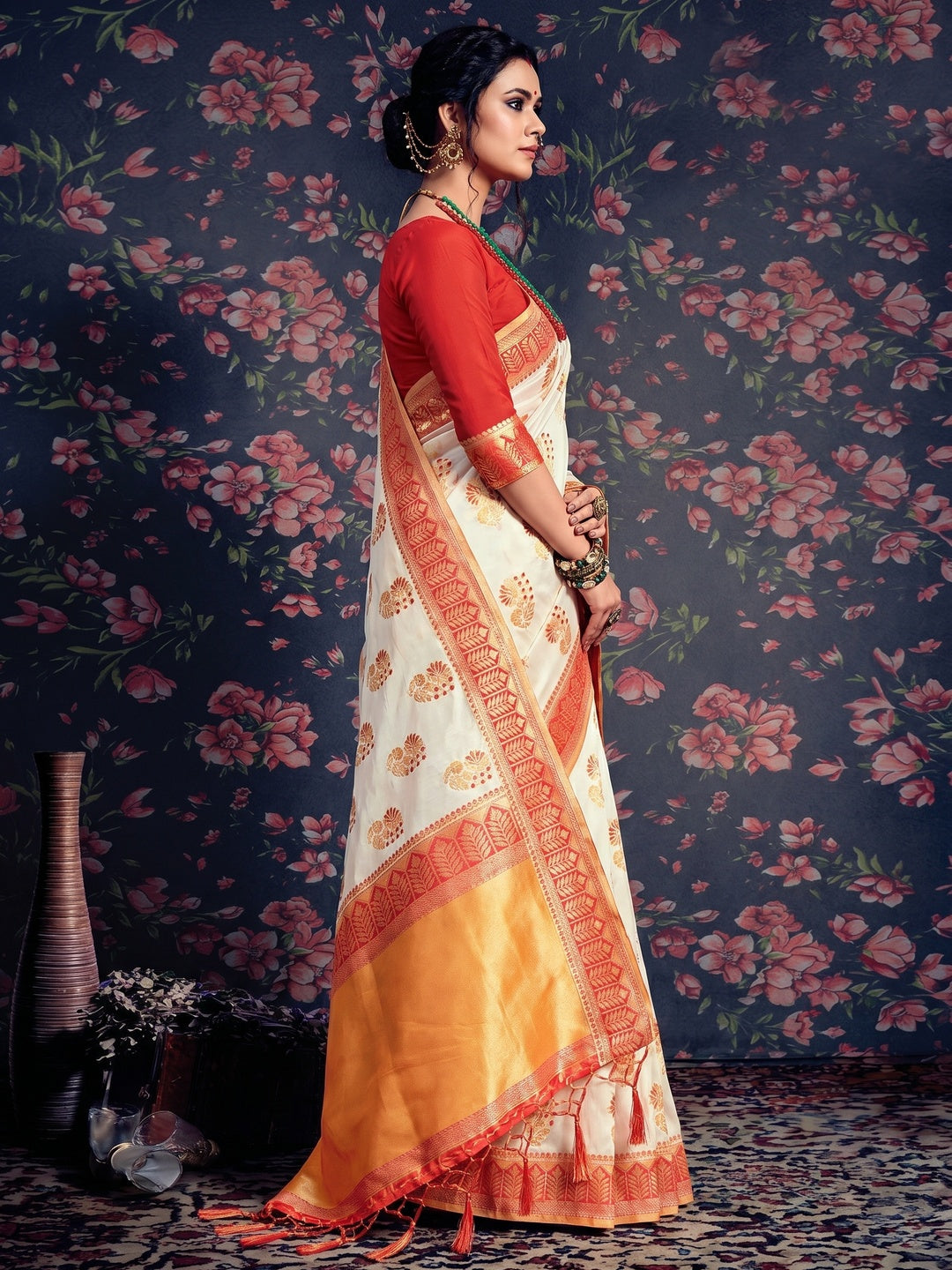 Appealing Cream-Red Colored Festive Wear Woven Silk Saree - Image 2