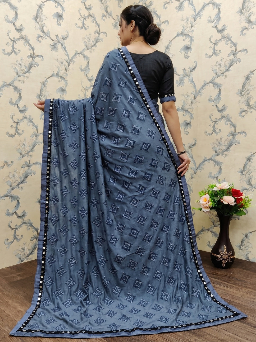 Blissful Grey Colored Festive Wear Woven Lycra Saree - Image 2