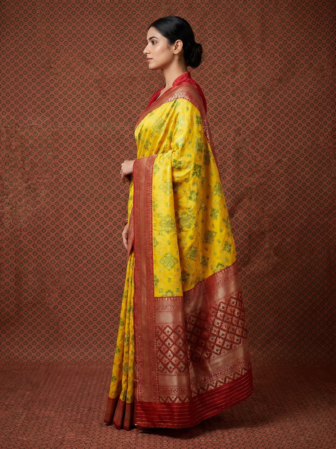 Flaunt Yellow Colored Festive Wear Woven Patola Silk Saree - Image 3