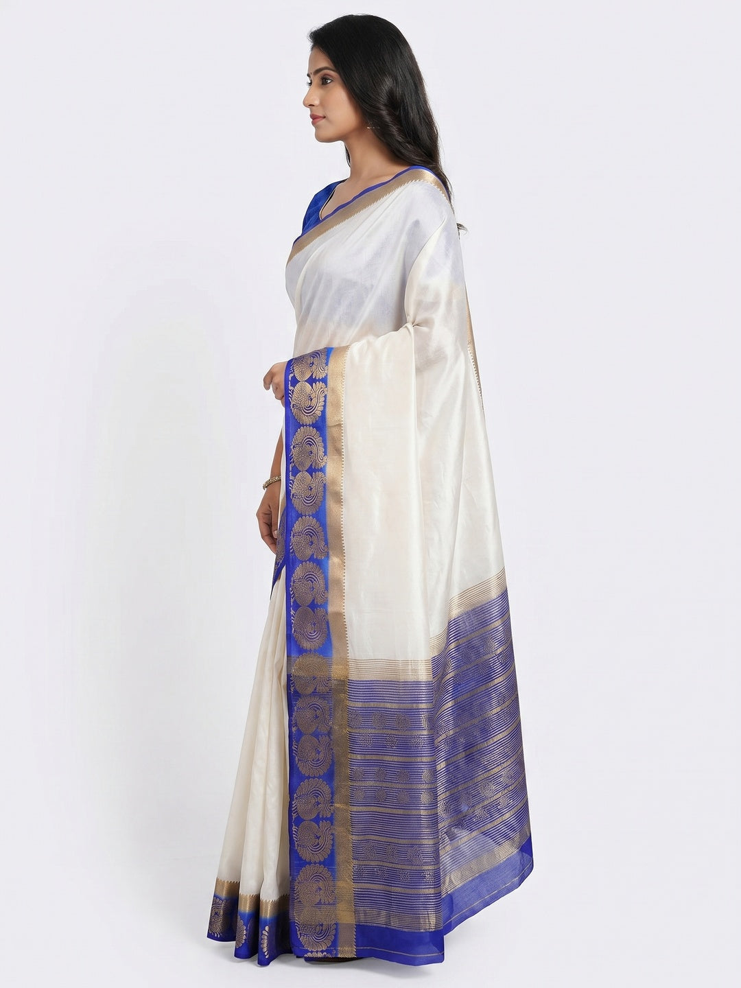 Refreshing White Coloured Festive Wear Woven Art Silk Saree - Image 3