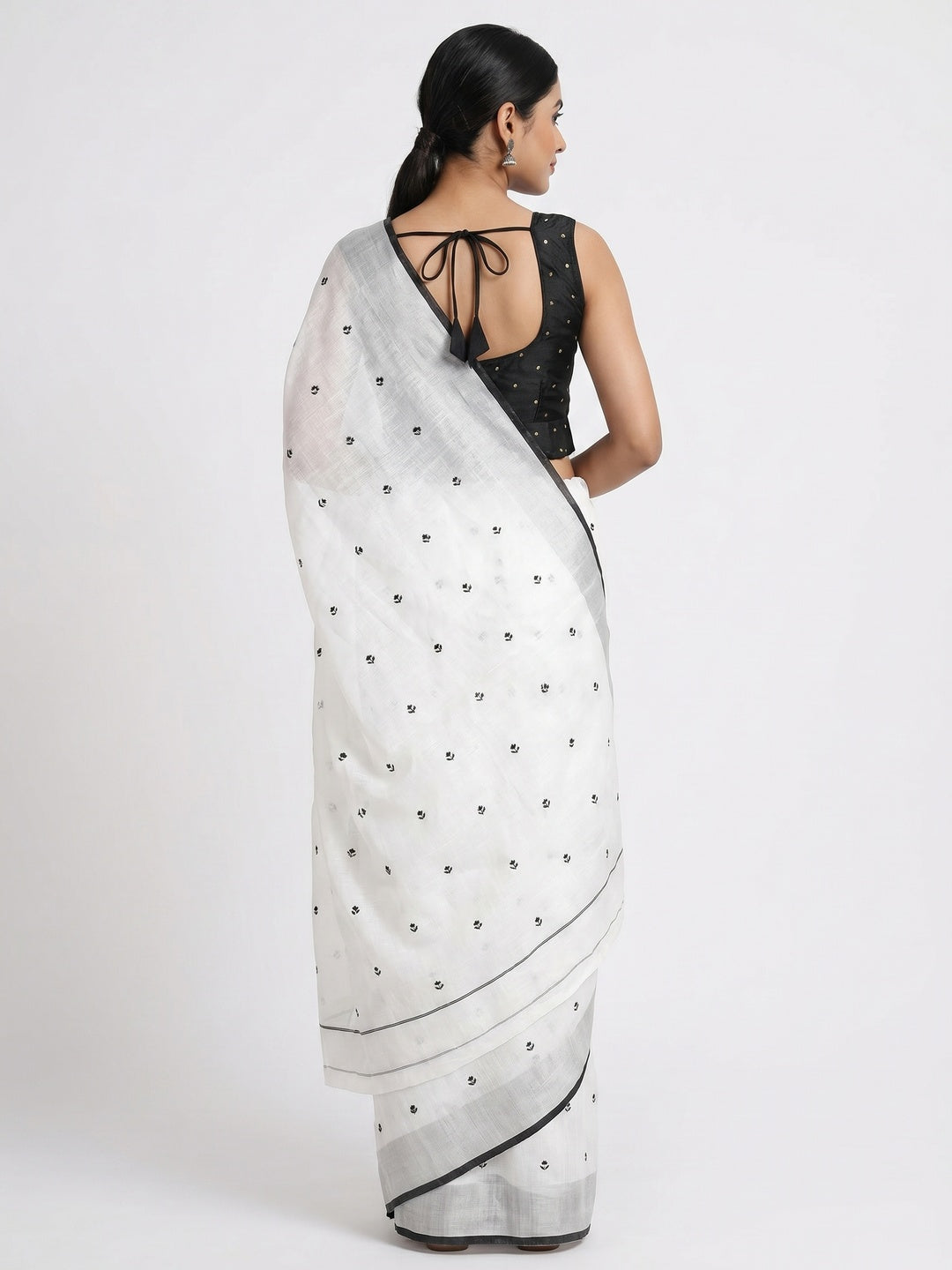 White Casual Wear Floral Embroidered Linen Saree - Image 4