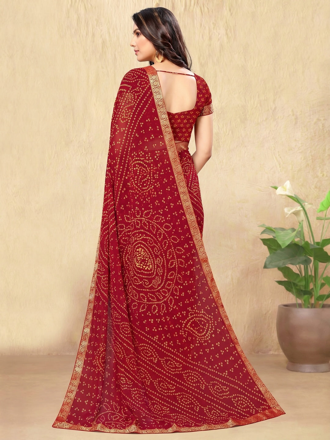 Red Casual Wear Printed Chiffon Saree - Image 2