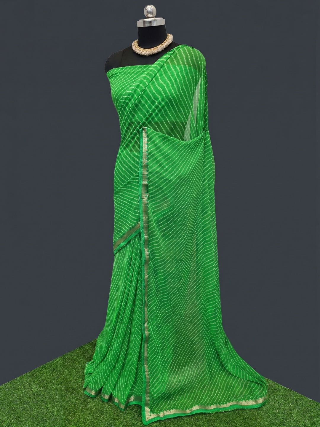 Green Casual Wear Stripes Printed Georgette Saree With Border - Image 3
