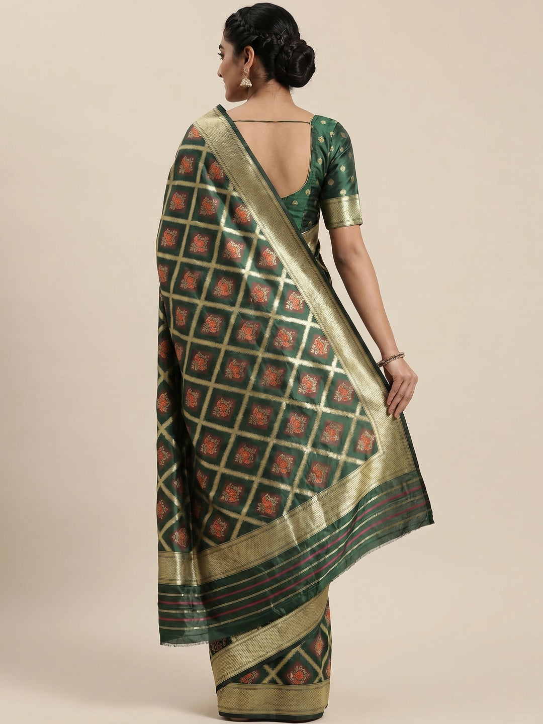 Women's Green Festive Wear Woven Kanjivaram Silk Saree With Unstitched Blouse - Image 3