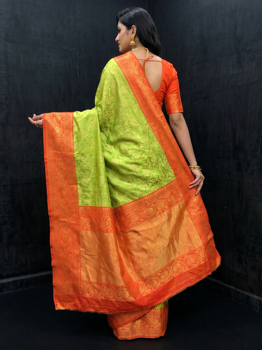 Green Festive Wear Woven Silk Saree - Image 3