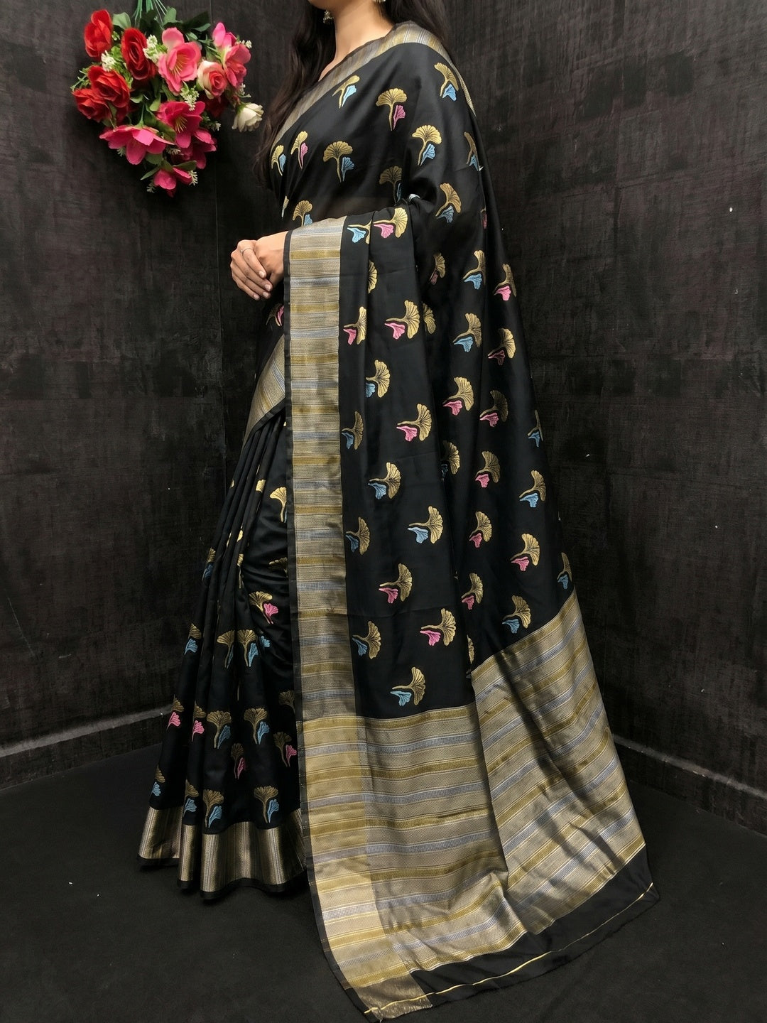Black Casual Wear Printed Silk Saree - Image 2