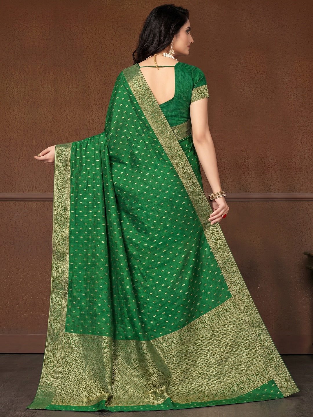 Green Foil Printed Vichitra Silk Saree With Jacquard Border - Image 2