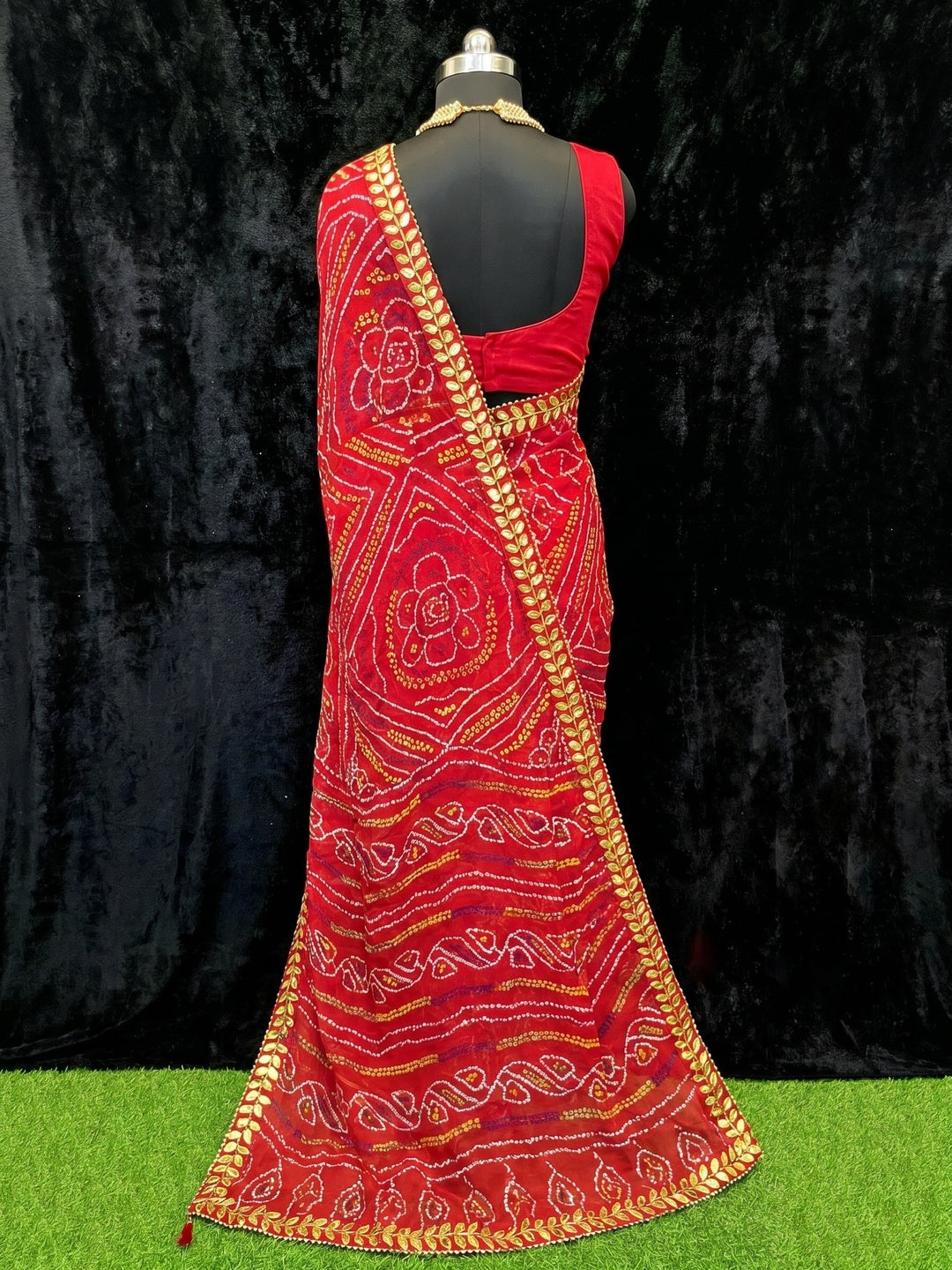 Red Festive Wear Bandhani Printed Georgette Saree - Image 2