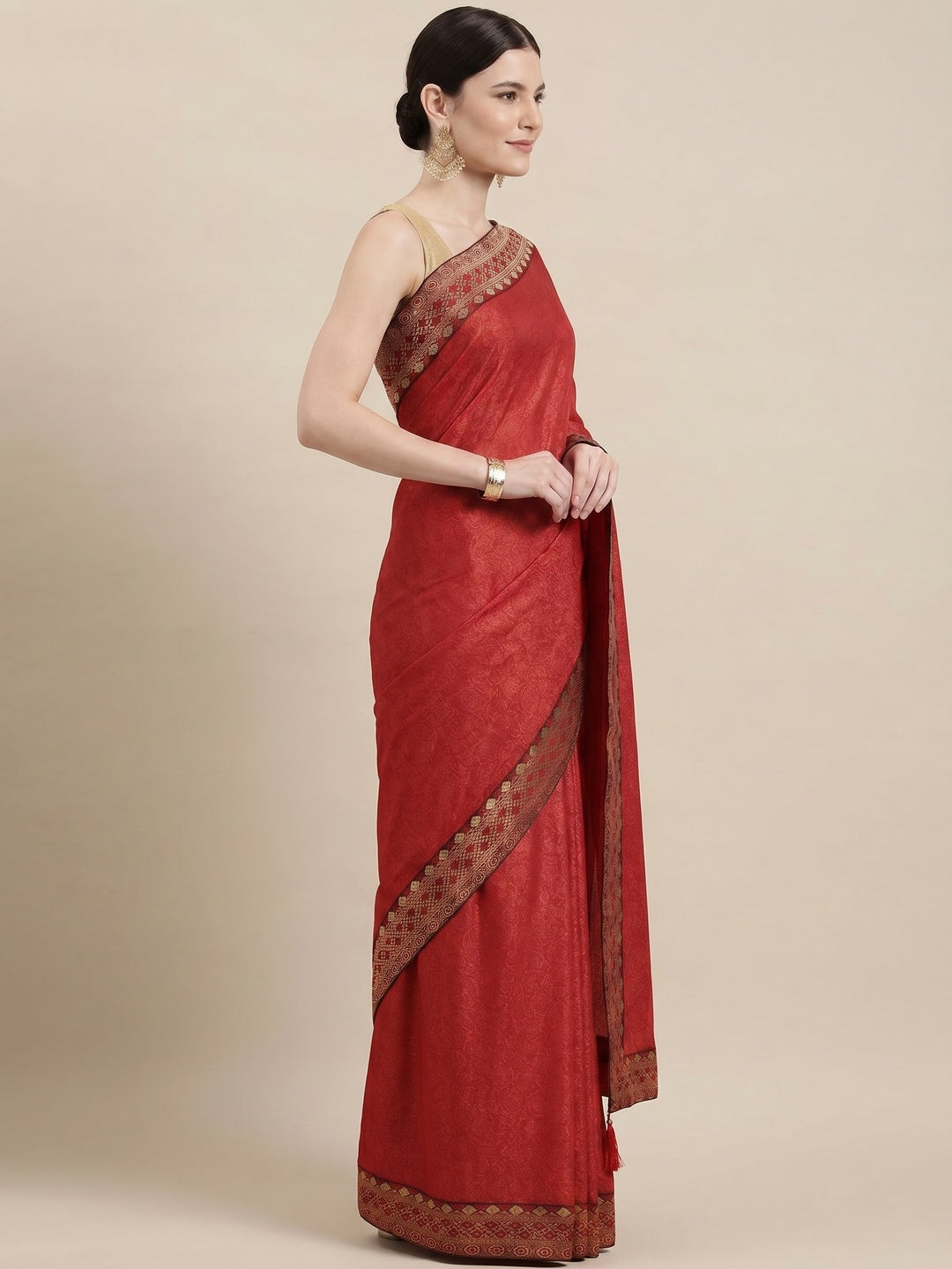 Elegant Maroon Art Silk Saree with Intricate Border by Peachmode - Image 1