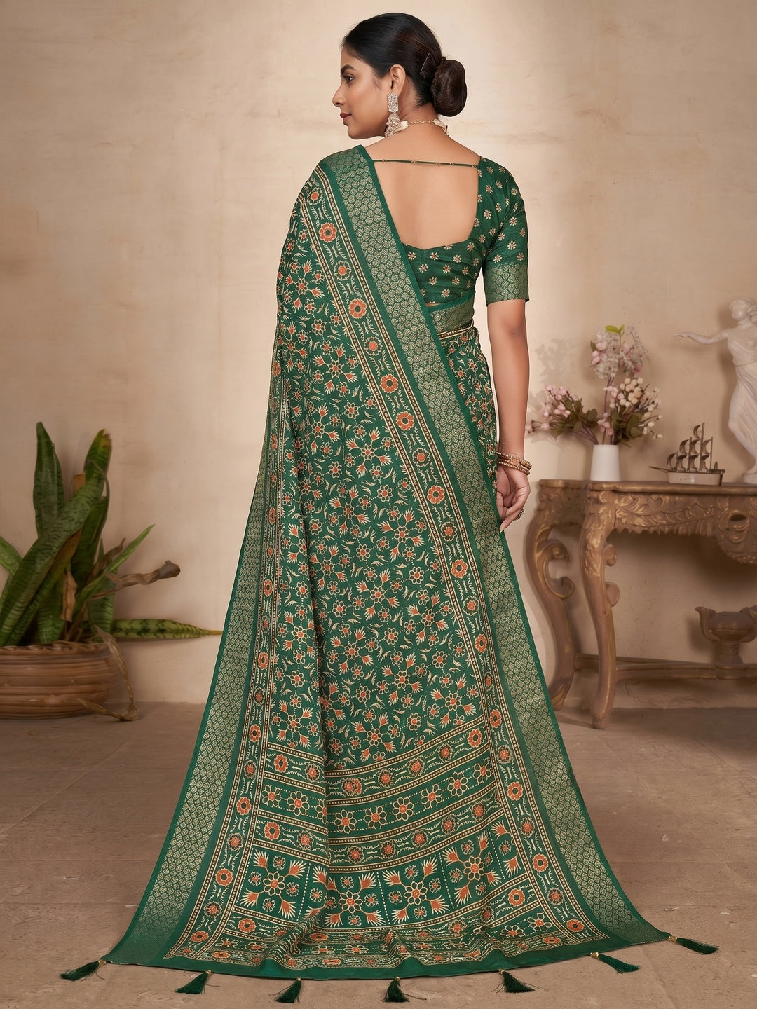 Green Printed-Woven Dola Silk Saree With Tassels - Image 1